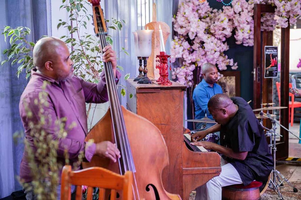 Jazzy Luyanda Madope Trio returns to Die Pienk Kerk