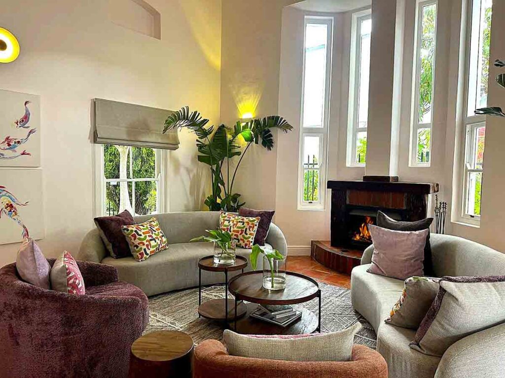  Plumwood Boutique Hotel 